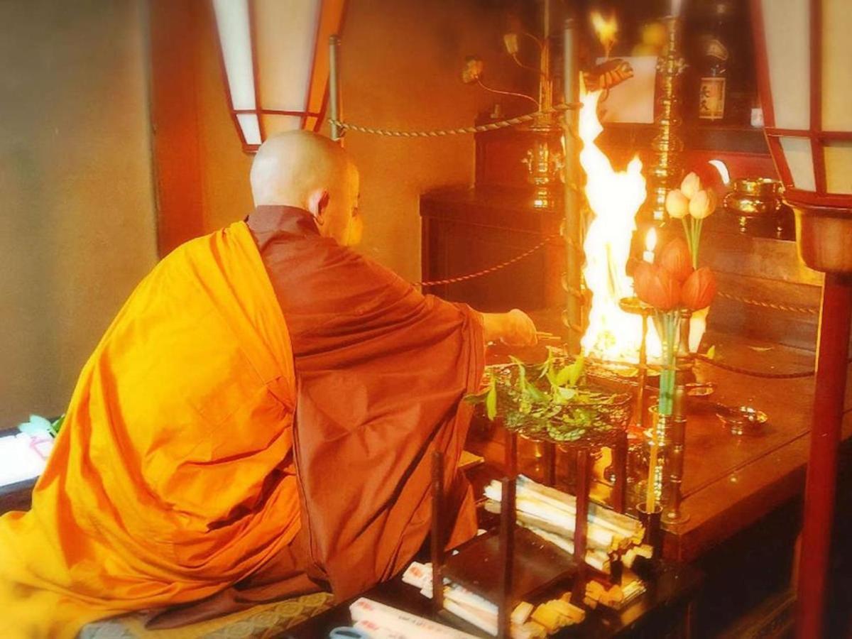 Отель Koyasan Shukubo Yochiin Экстерьер фото