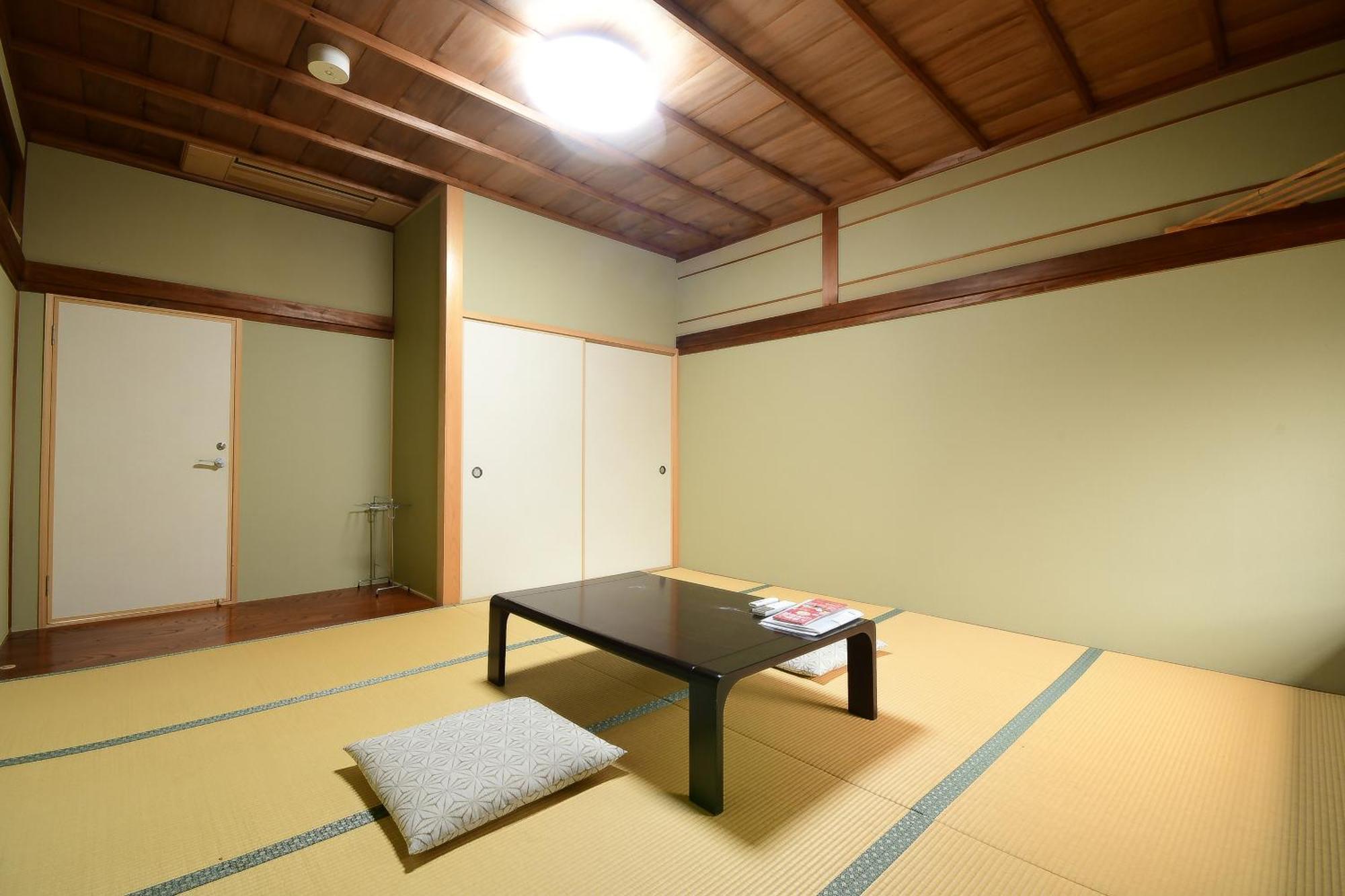 Отель Koyasan Shukubo Yochiin Экстерьер фото