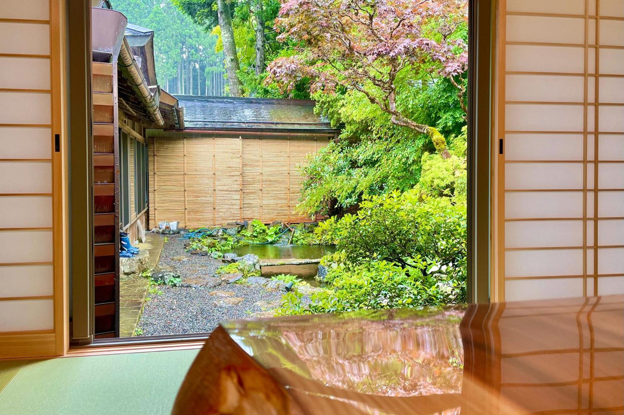 Отель Koyasan Shukubo Yochiin Экстерьер фото